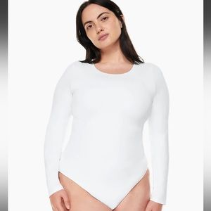 White babaton contour crew neck bodysuit